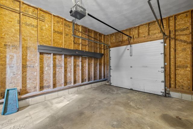 27 Westdale Ave, Seekonk, MA 02771