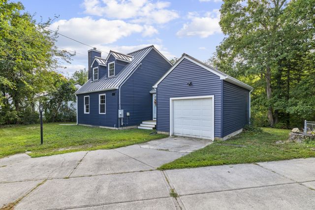 27 Westdale Ave, Seekonk, MA 02771