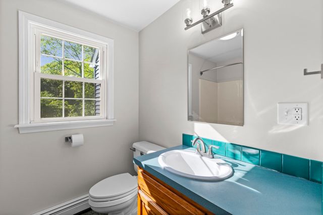 27 Westdale Ave, Seekonk, MA 02771