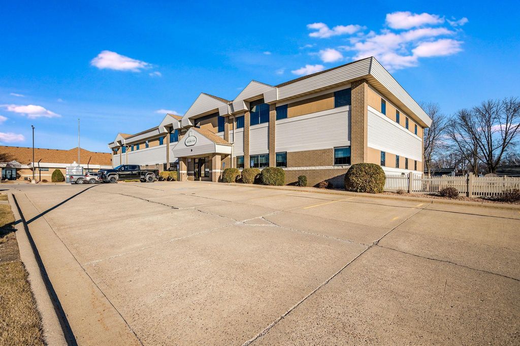 757 S State Street Suite 4, Fairmont, MN 56031