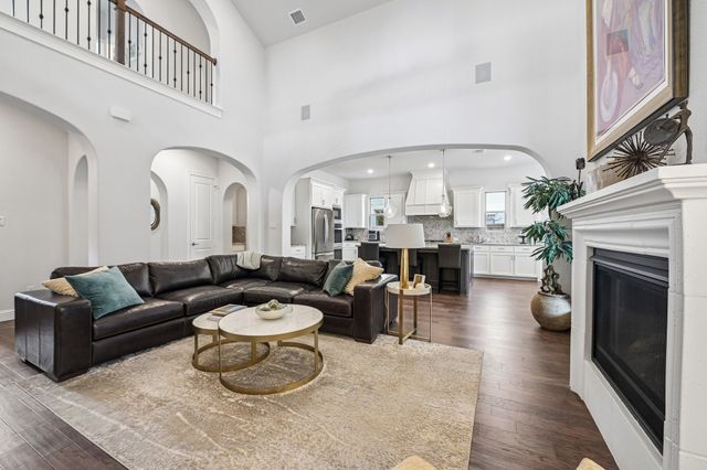 6738 Barnes Drive, Frisco, TX 75034
