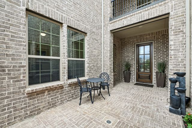 6738 Barnes Drive, Frisco, TX 75034
