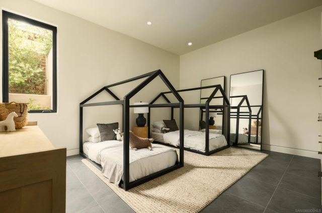 147 S Rios Ave, San Diego, CA 92075