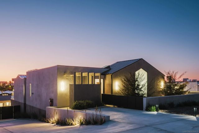 147 S Rios Ave, San Diego, CA 92075