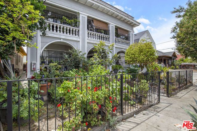 326 E 35th Street, Los Angeles, CA 90011