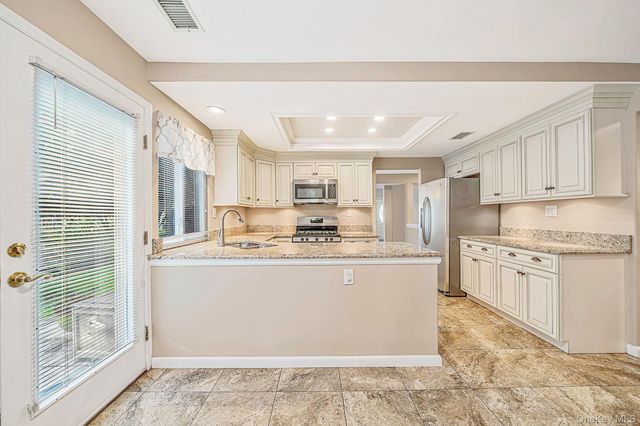 279 Glen Drive, Ridge, NY 11961