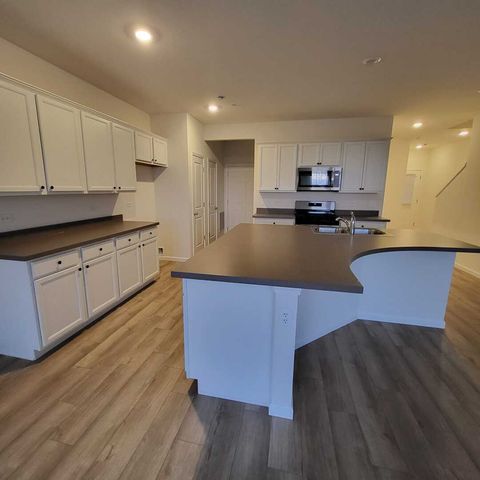 2227 Horseshoe Circle 2227, Naperville, IL 60564