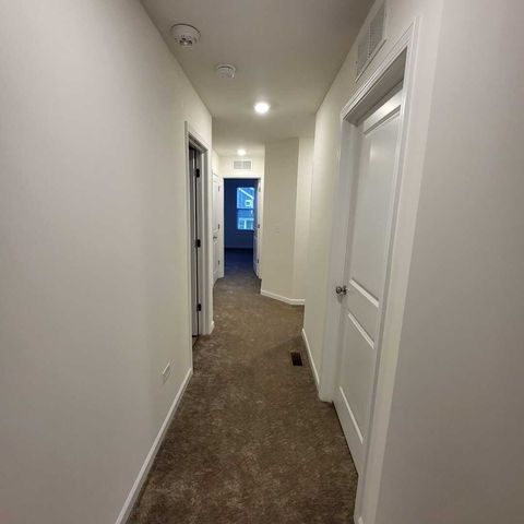 2227 Horseshoe Circle 2227, Naperville, IL 60564