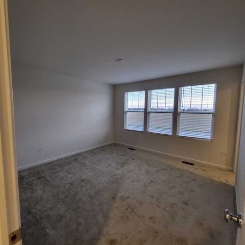 2227 Horseshoe Circle 2227, Naperville, IL 60564