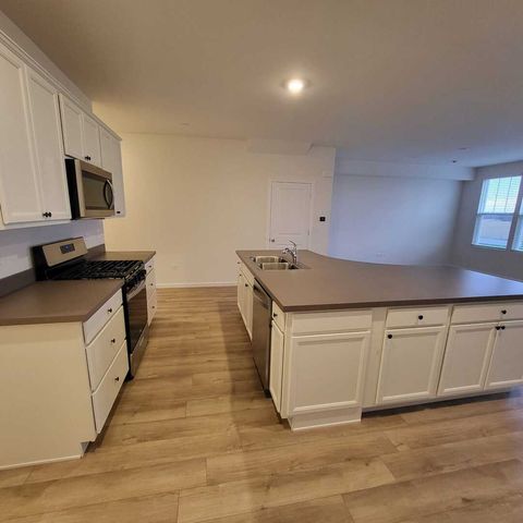 2227 Horseshoe Circle 2227, Naperville, IL 60564