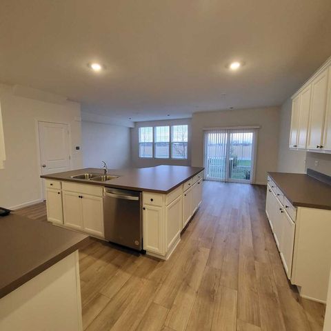 2227 Horseshoe Circle 2227, Naperville, IL 60564