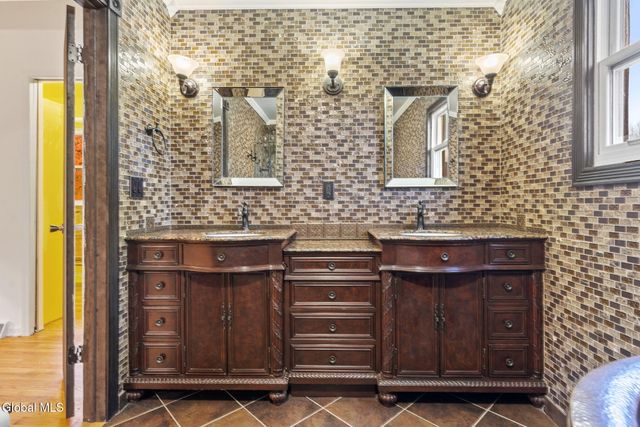 55 Alpine Drive, Colonie, NY 12110