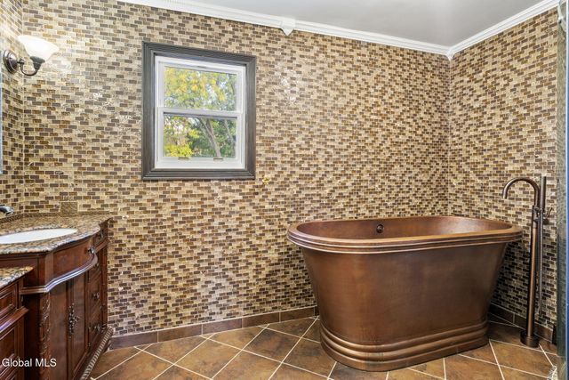 55 Alpine Drive, Colonie, NY 12110