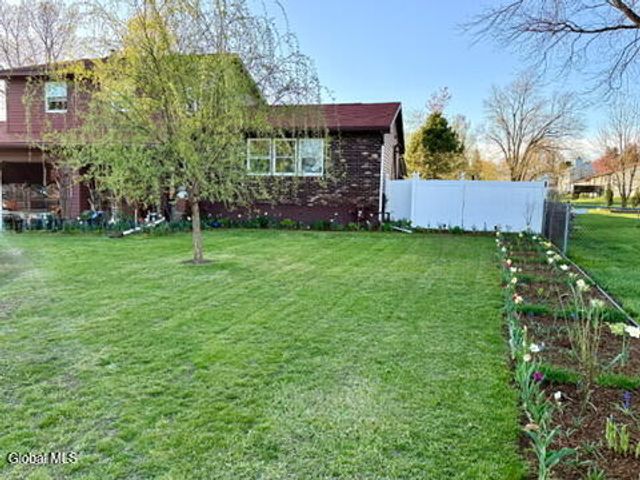 55 Alpine Drive, Colonie, NY 12110