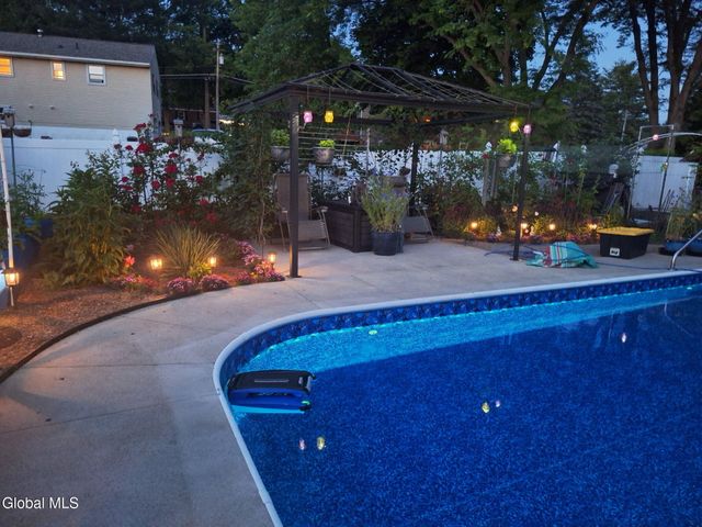 55 Alpine Drive, Colonie, NY 12110