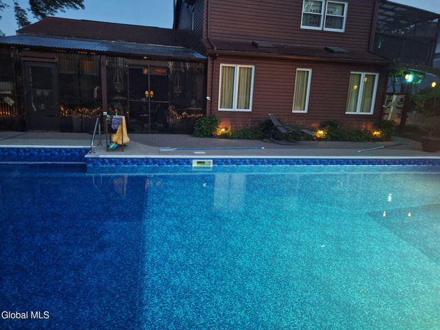 55 Alpine Drive, Colonie, NY 12110