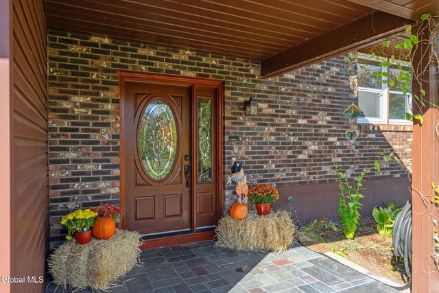 55 Alpine Drive, Colonie, NY 12110