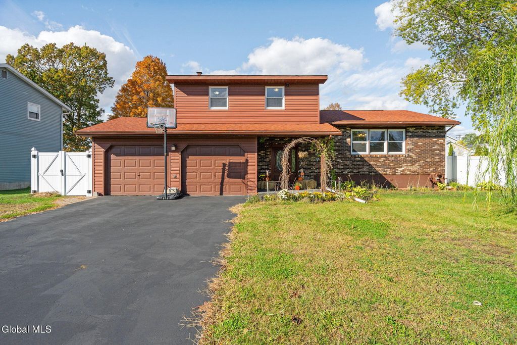 55 Alpine Drive, Colonie, NY 12110