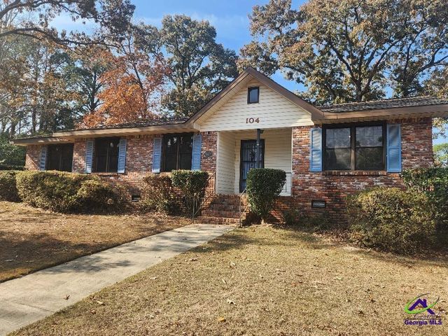 104 Oak Forest Court, Warner Robins, GA 31088