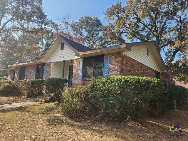 104 Oak Forest Court, Warner Robins, GA 31088