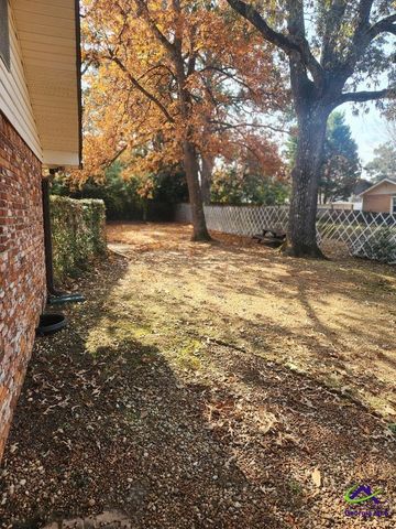 104 Oak Forest Court, Warner Robins, GA 31088