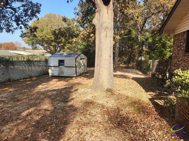 104 Oak Forest Court, Warner Robins, GA 31088