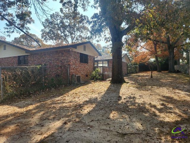 104 Oak Forest Court, Warner Robins, GA 31088