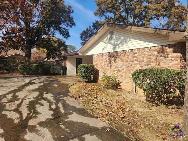104 Oak Forest Court, Warner Robins, GA 31088
