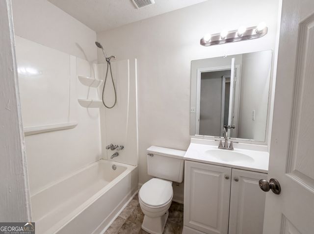817 Greenhedge Way, Stone Mountain, GA 30088