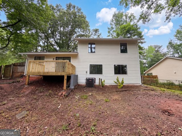 817 Greenhedge Way, Stone Mountain, GA 30088