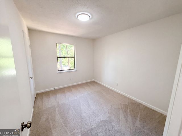 817 Greenhedge Way, Stone Mountain, GA 30088
