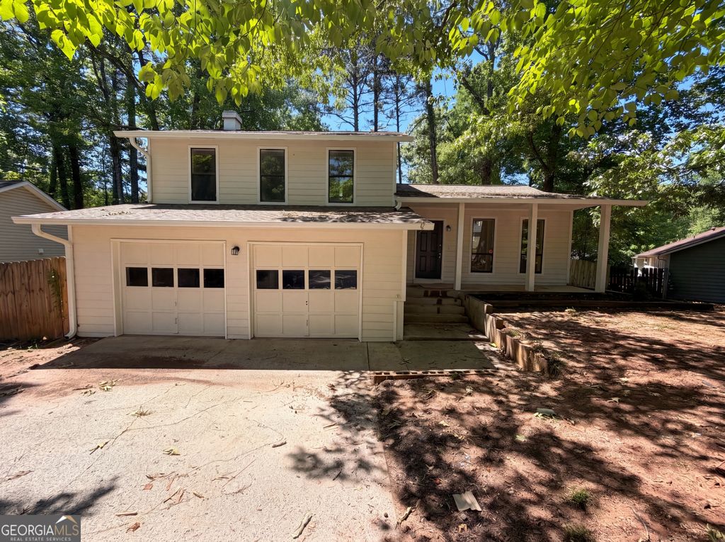 817 Greenhedge Way, Stone Mountain, GA 30088