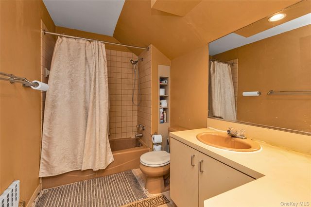 69 Forest Avenue, Valley Stream, NY 11581