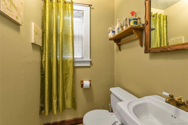 69 Forest Avenue, Valley Stream, NY 11581