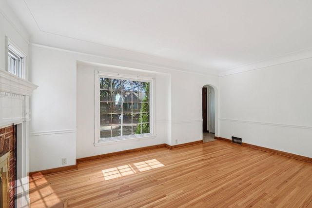 3918 Washburn Avenue N, Minneapolis, MN 55412