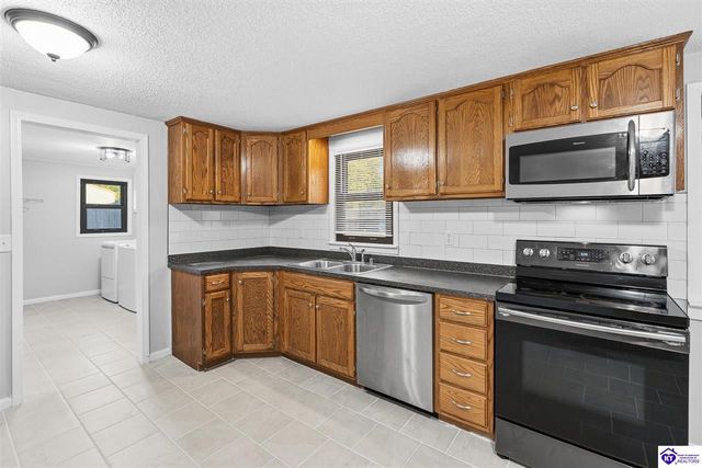 2260 Rabbit Run Road, Vine Grove, KY 40175