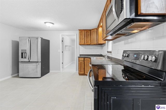 2260 Rabbit Run Road, Vine Grove, KY 40175