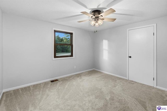 2260 Rabbit Run Road, Vine Grove, KY 40175