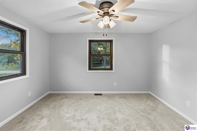 2260 Rabbit Run Road, Vine Grove, KY 40175
