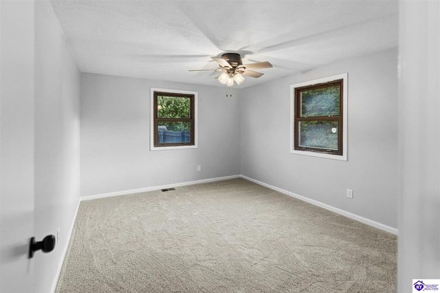 2260 Rabbit Run Road, Vine Grove, KY 40175