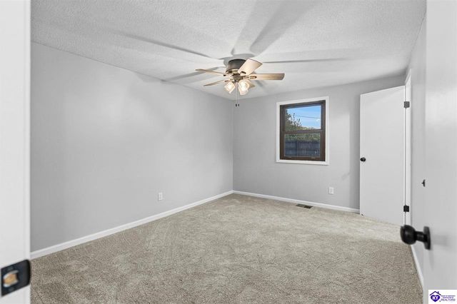 2260 Rabbit Run Road, Vine Grove, KY 40175
