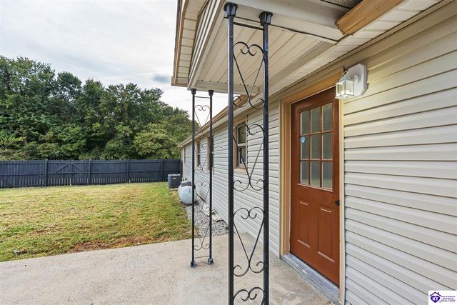 2260 Rabbit Run Road, Vine Grove, KY 40175