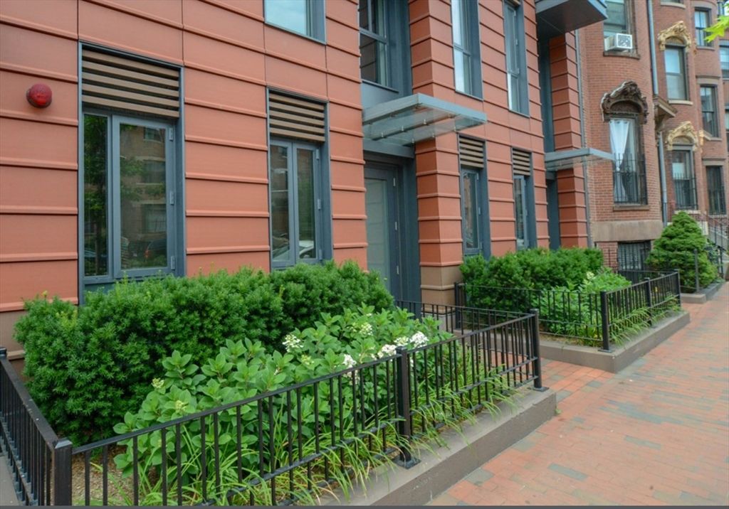 691 Massachusetts Ave 102, Boston, MA 02118