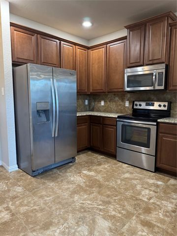 6944 Carrington Lane, Fort Worth, TX 76137