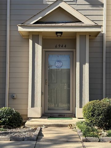 6944 Carrington Lane, Fort Worth, TX 76137