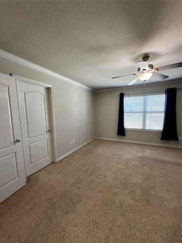 6944 Carrington Lane, Fort Worth, TX 76137