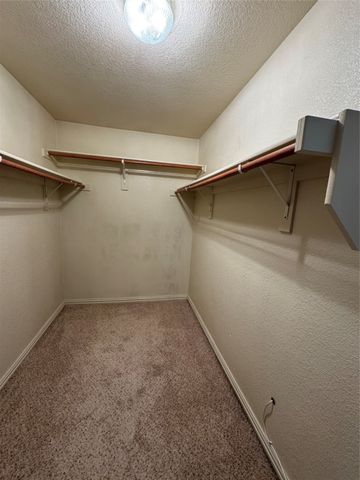 6944 Carrington Lane, Fort Worth, TX 76137