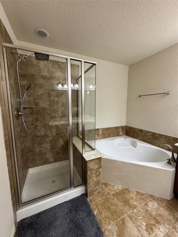 6944 Carrington Lane, Fort Worth, TX 76137