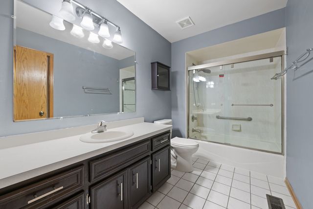 615 Driftwood Avenue, Romeoville, IL 60446