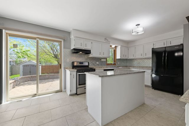 615 Driftwood Avenue, Romeoville, IL 60446